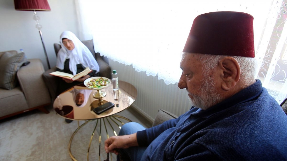 Gümüşhane de 57 yıllık eşine günde 100 kez seni seviyorum diyor #4