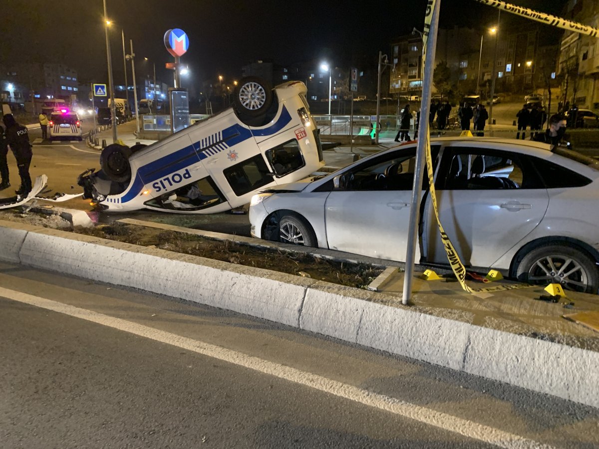 Gaziosmanpaşa da polis aracı takla attı: 2 polis yaralı #3