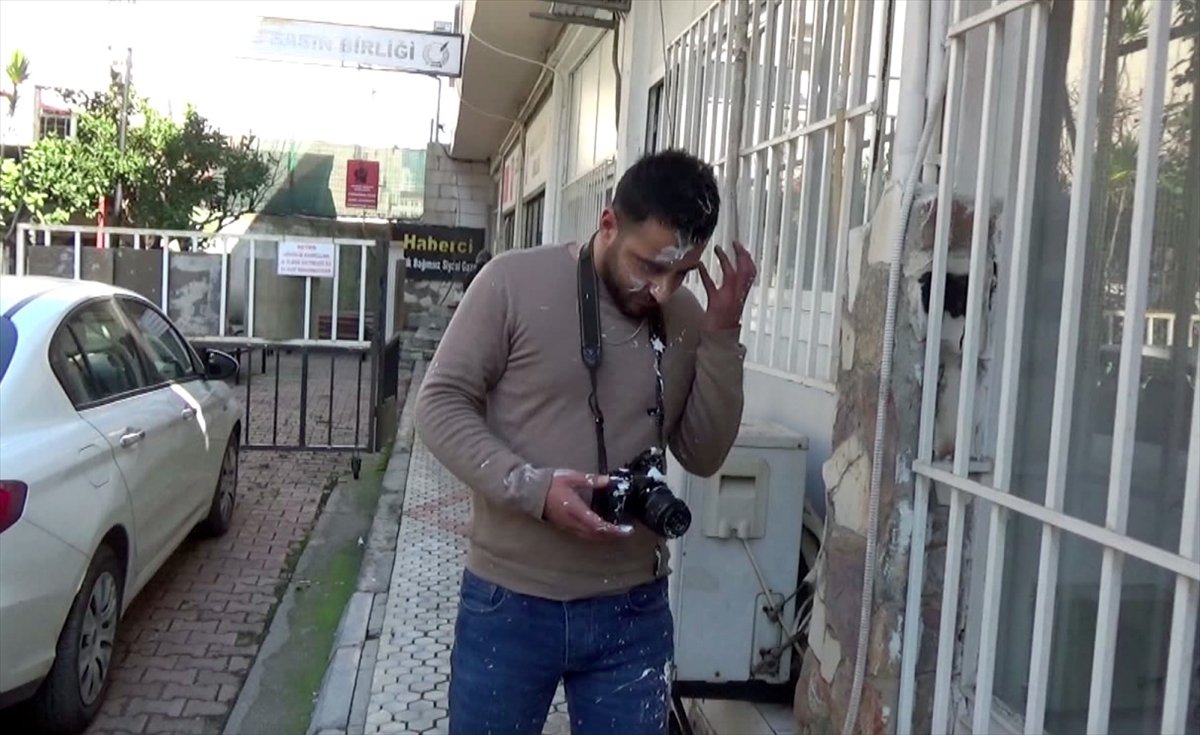 Mersin de CHP li gruptan yerel gazete binasına saldırdı #3