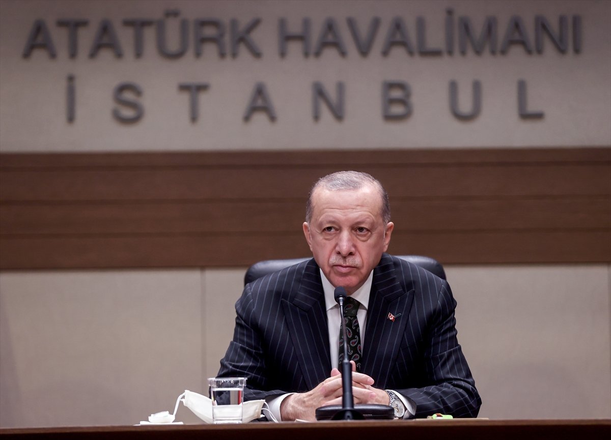 Cumhurbaşkanı Erdoğan, BAE dönüşü gazetecilerin sorularını yanıtladı #2