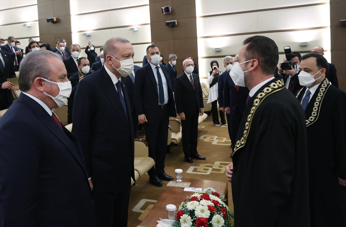 Cumhurbaşkanı Erdoğan ile Kemal Kılıçdaroğlu, törende selamlaştı #4