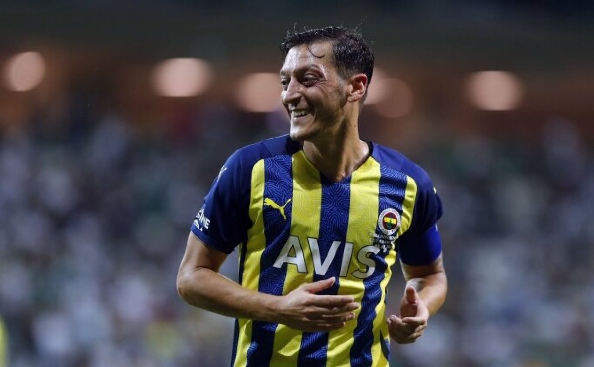 Mesut Özil: Güzel günler yaşatmak için dönüyorum #1