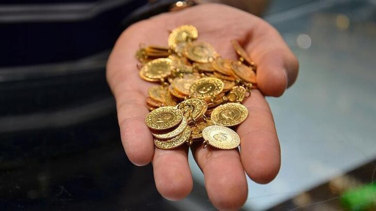 Altının kilogramı günü 830 bin liradan kapattı #1