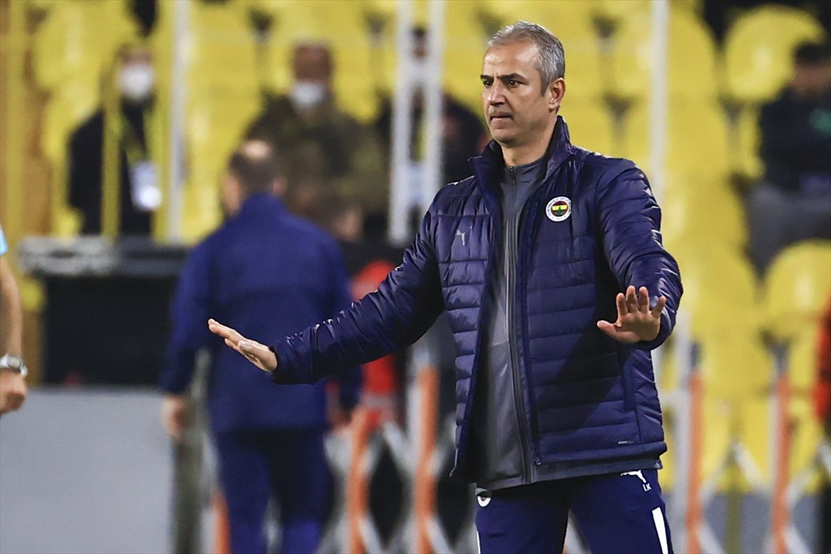 Fenerbahçe Konferans Ligi’nde Slavia Prag’a mağlup oldu #1