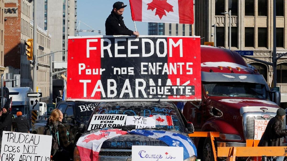 Kanada da protestolara katılan kamyoncular gözaltına alınmaya başlandı #1
