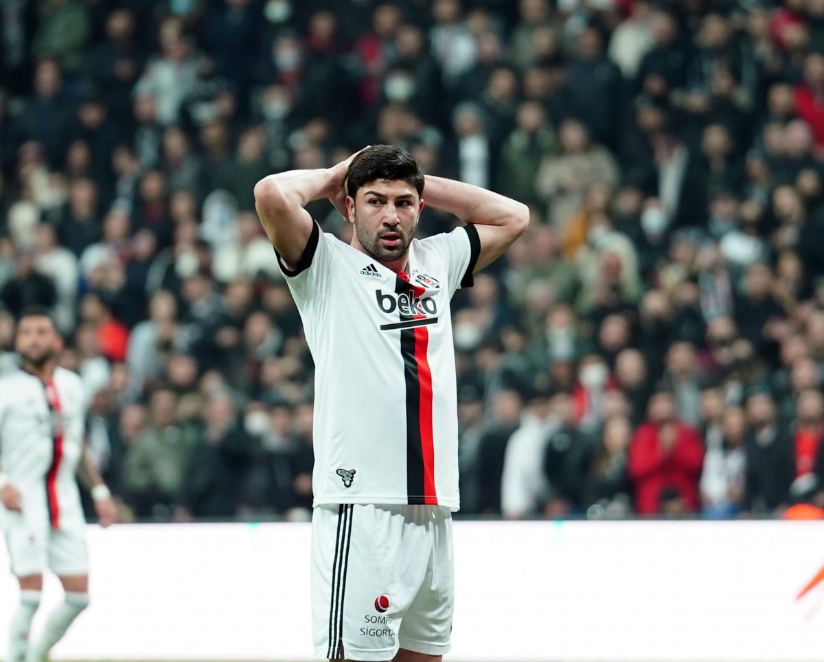 Beşiktaş, bu sezon 18 kez direklere takıldı #1