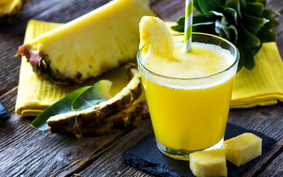 Her gün 1 bardak ananas suyu içmek ne işe yarar? Kokunuz bile değişebilir... #1