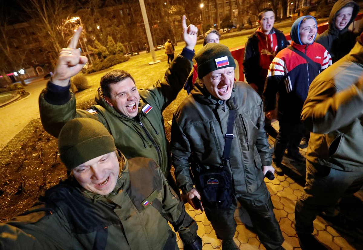 Putin in tanıma kararı sonrası Donbas ta sevinç gösterileri #3