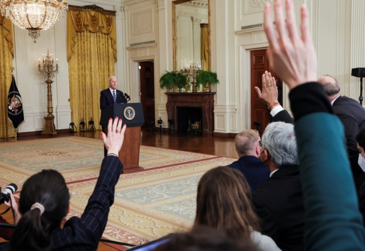 Sorusuna yanıt alamayan gazetecilerden Biden a tepki #1