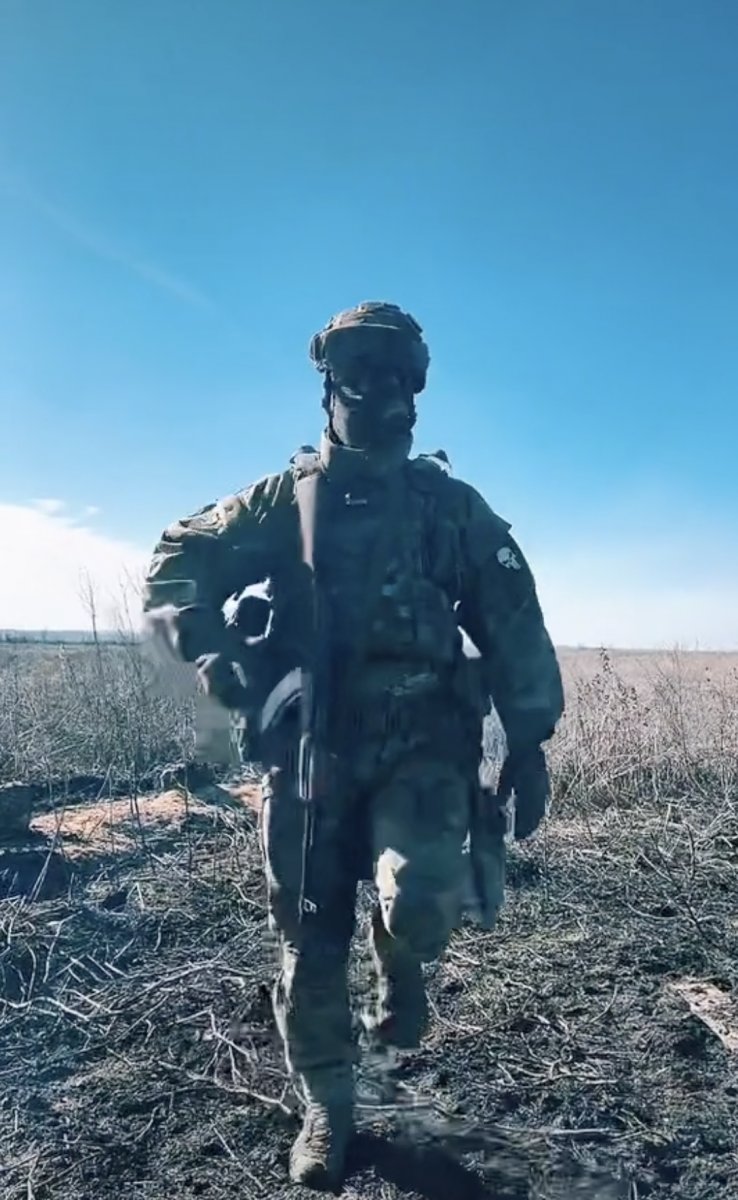 Ukrayna askeri, dans ederek TikTok çekti #4