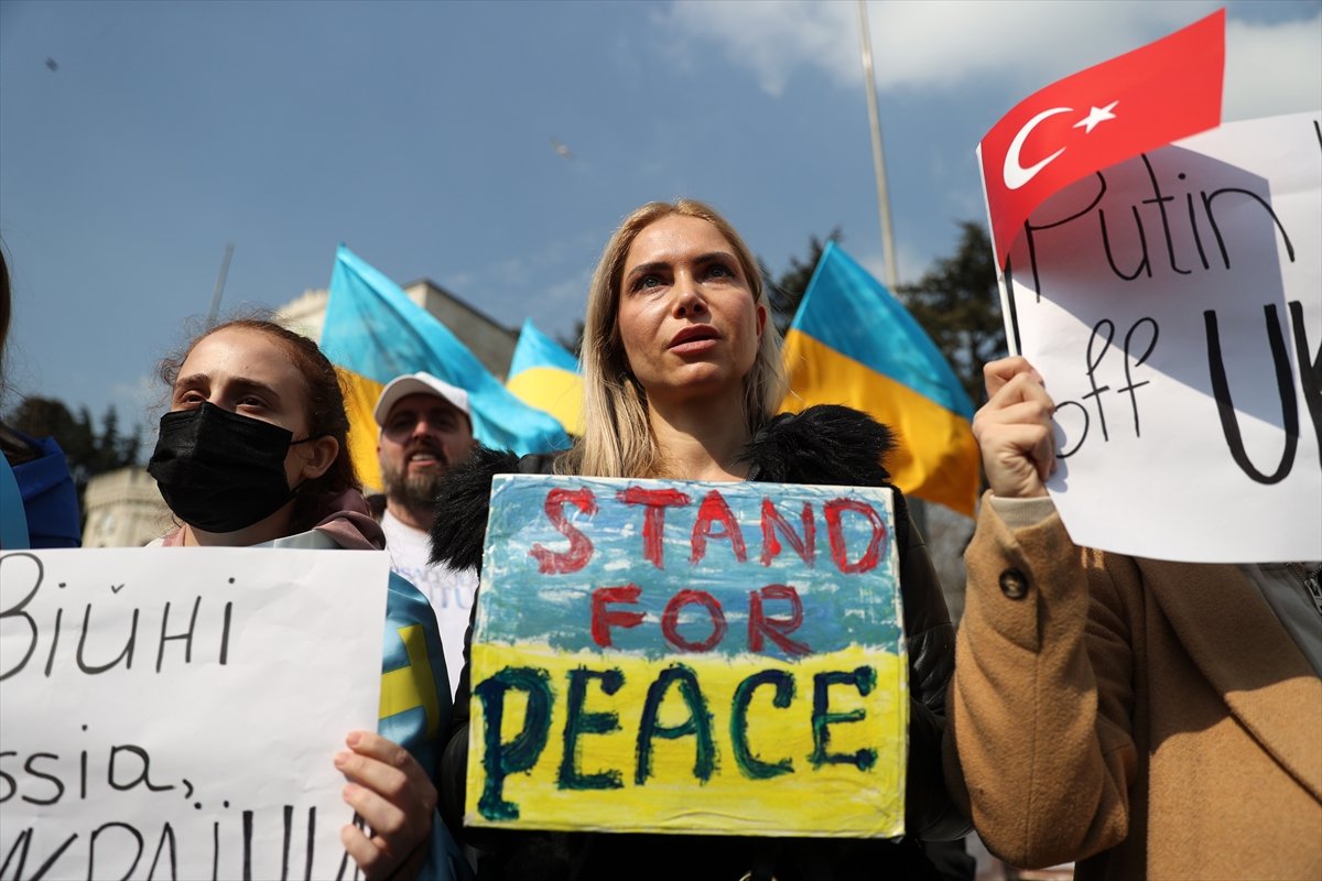 İstanbul’da yaşayan Ukraynalılar savaşı protesto etti #3