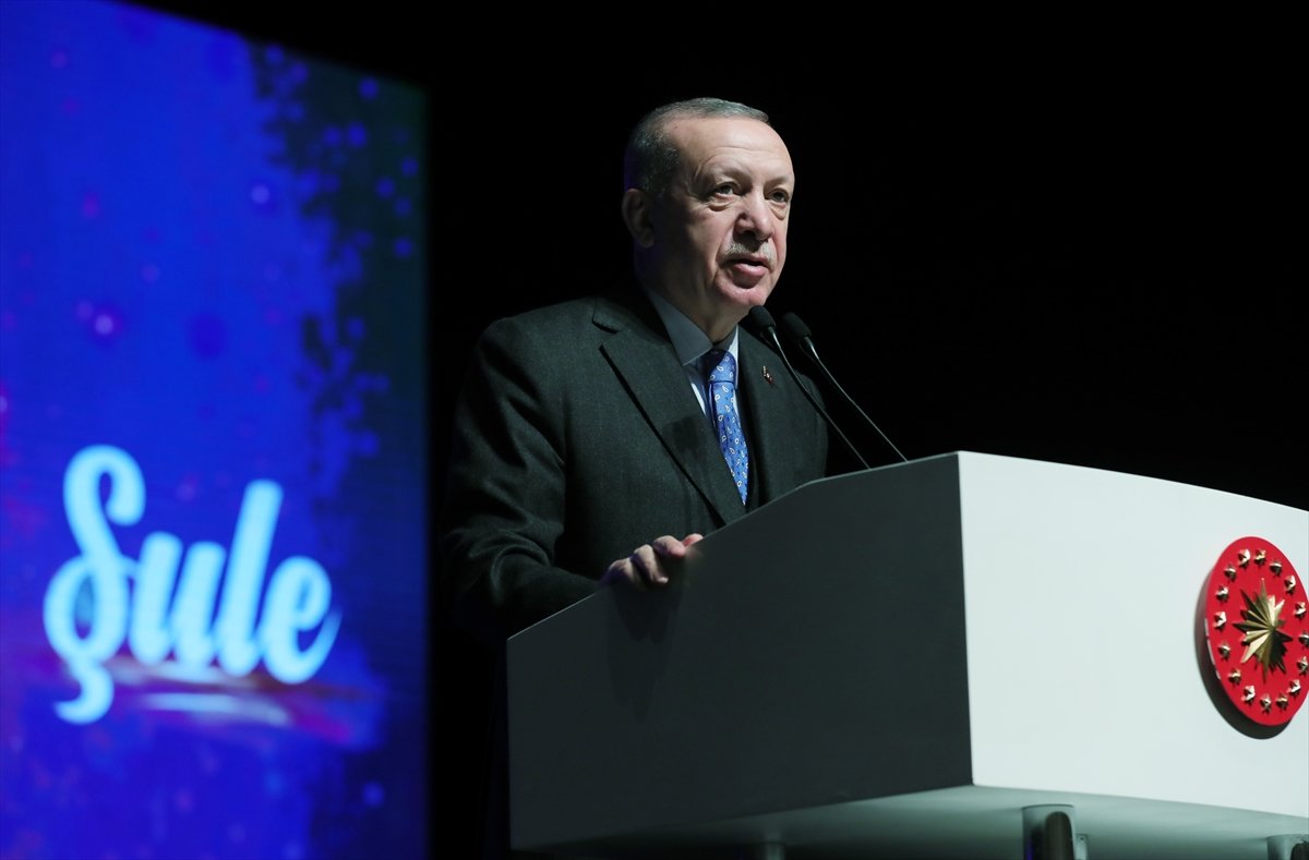 Cumhurbaşkanı Erdoğan: Milletimiz darbecilere alkış tutanları unutmayacak #1
