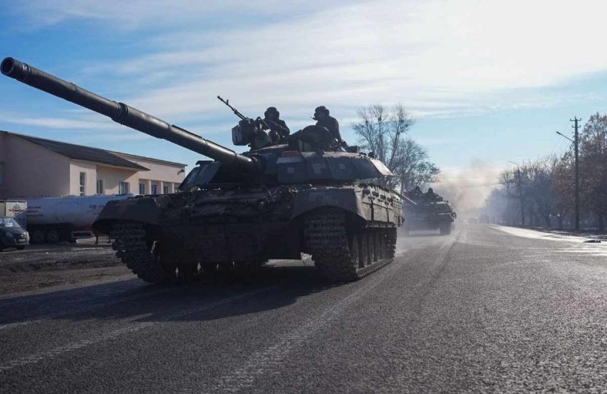 Ukrayna da silah bırakan Rus askerlerine af ve para teklifi #1