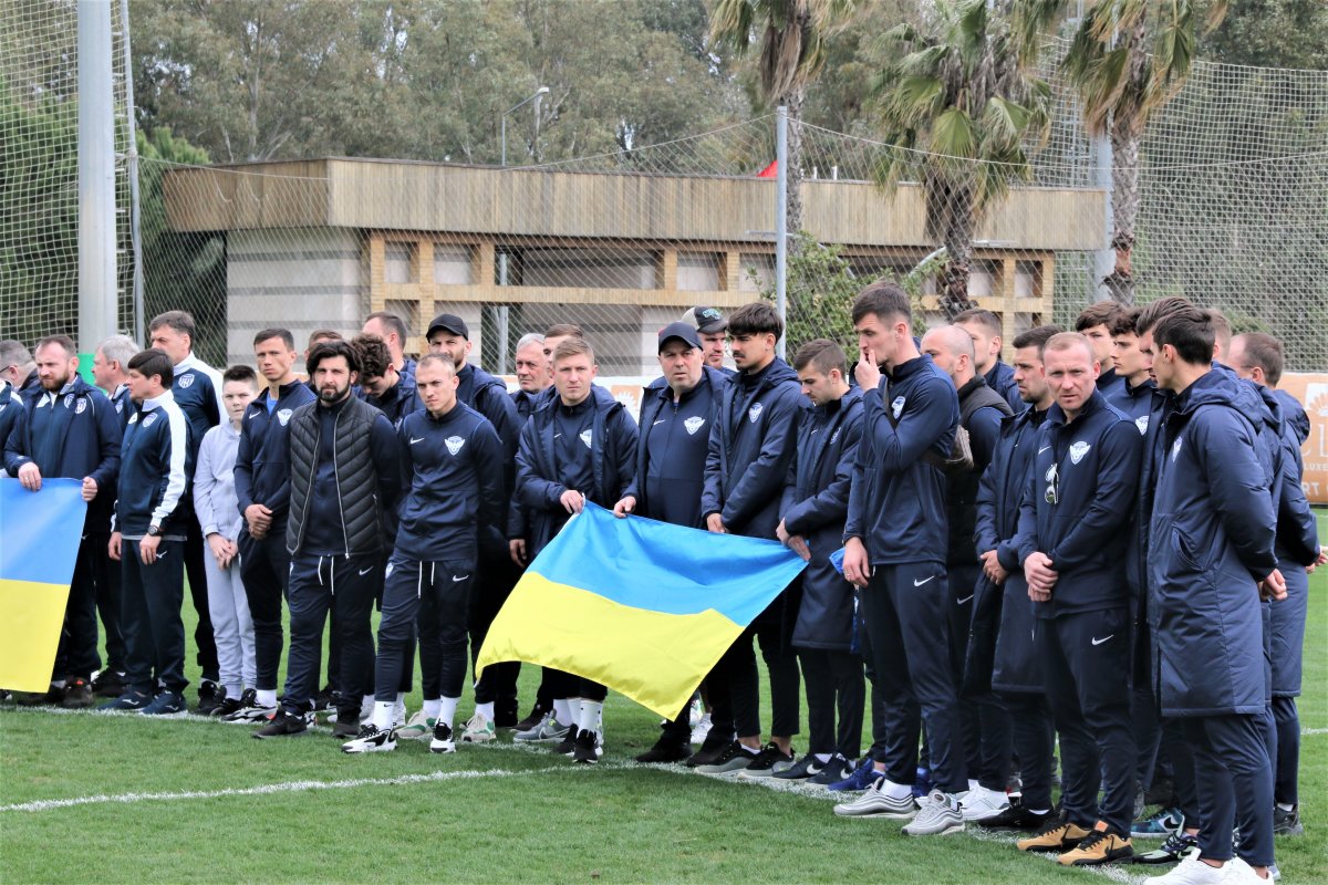 Antalya da kamp yapan Ukraynalı futbolcular, 'savaşa hayır' dedi #3