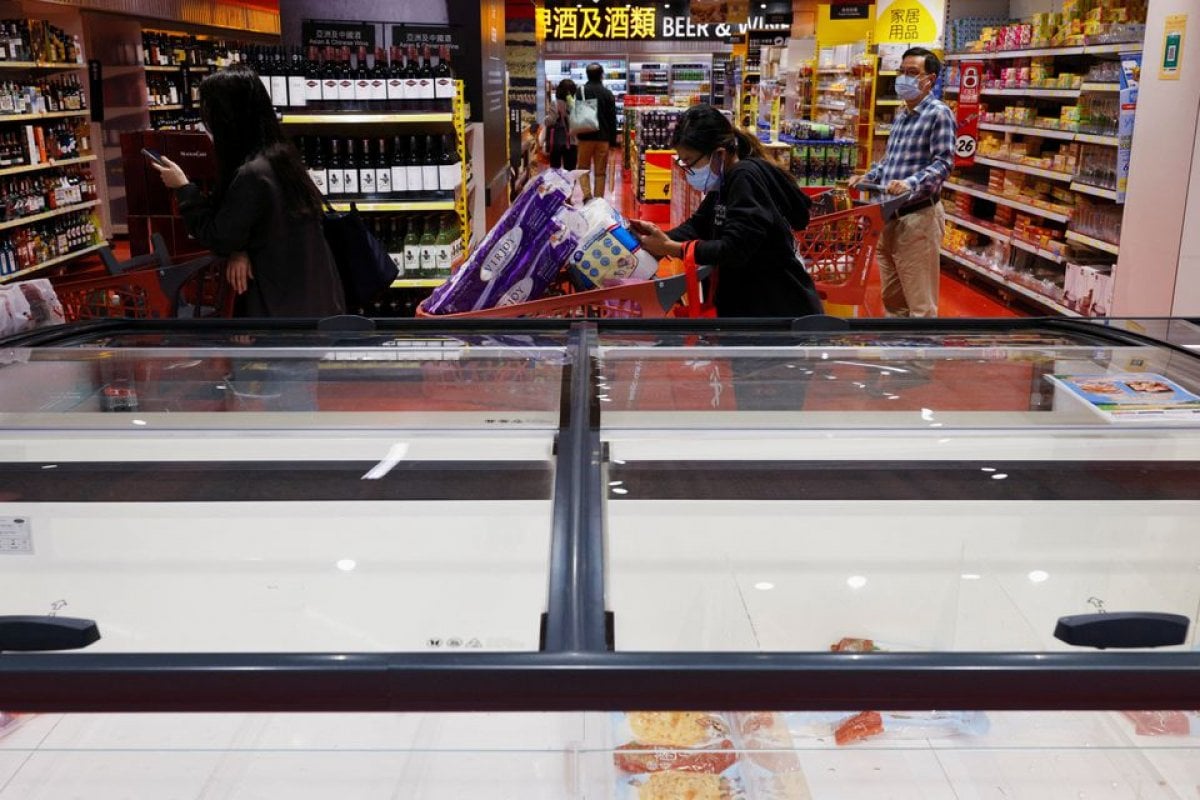In Hong Kong, the public emptied their market shelves amid fears of mass coronavirus testing #5