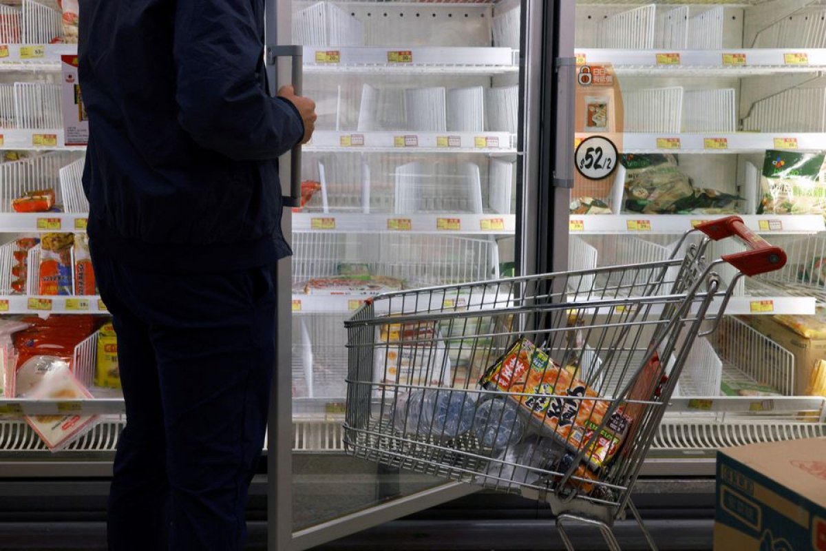 In Hong Kong, the public emptied market shelves amid concerns of mass coronavirus testing #3