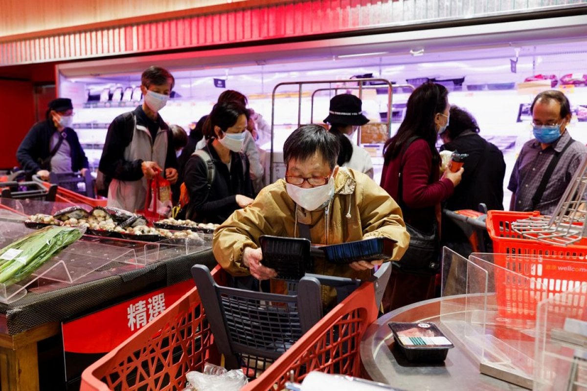 In Hong Kong, the public emptied their market shelves amid fears of mass coronavirus testing #4