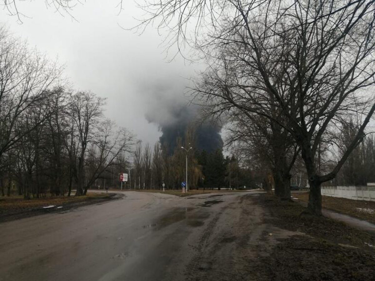 Russian forces hit the oil refinery in Chernihiv #2