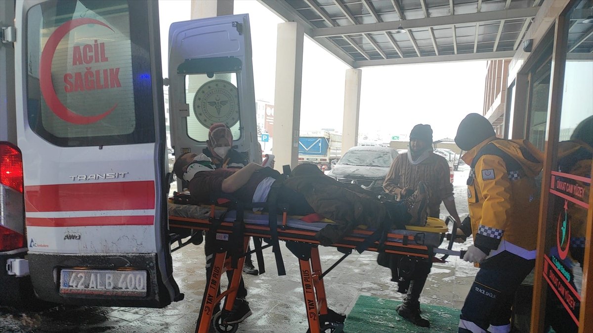 Konya da işçi servisleri çarpıştı #1