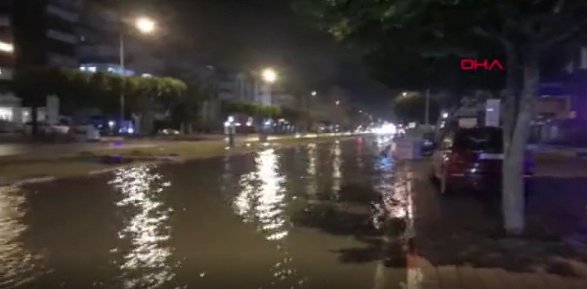 Antalya’da şiddetli yağış: 79 evi su bastı  #1