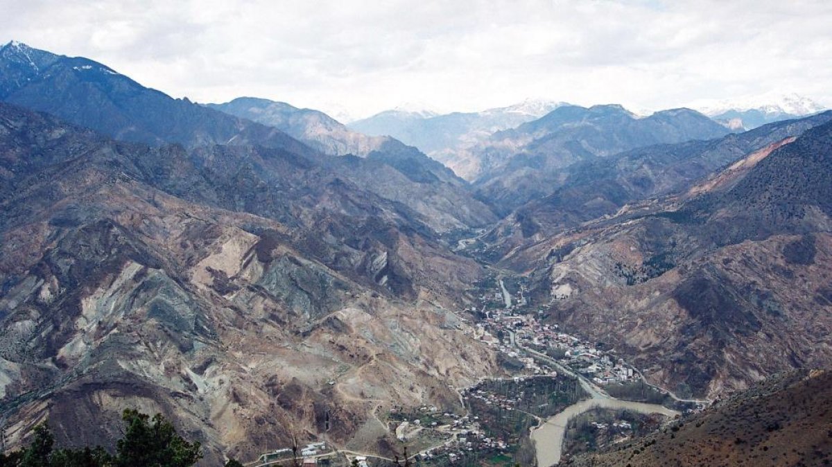 Yusufeli nde yeni yerleşim alanı çalışmaları sürüyor #1