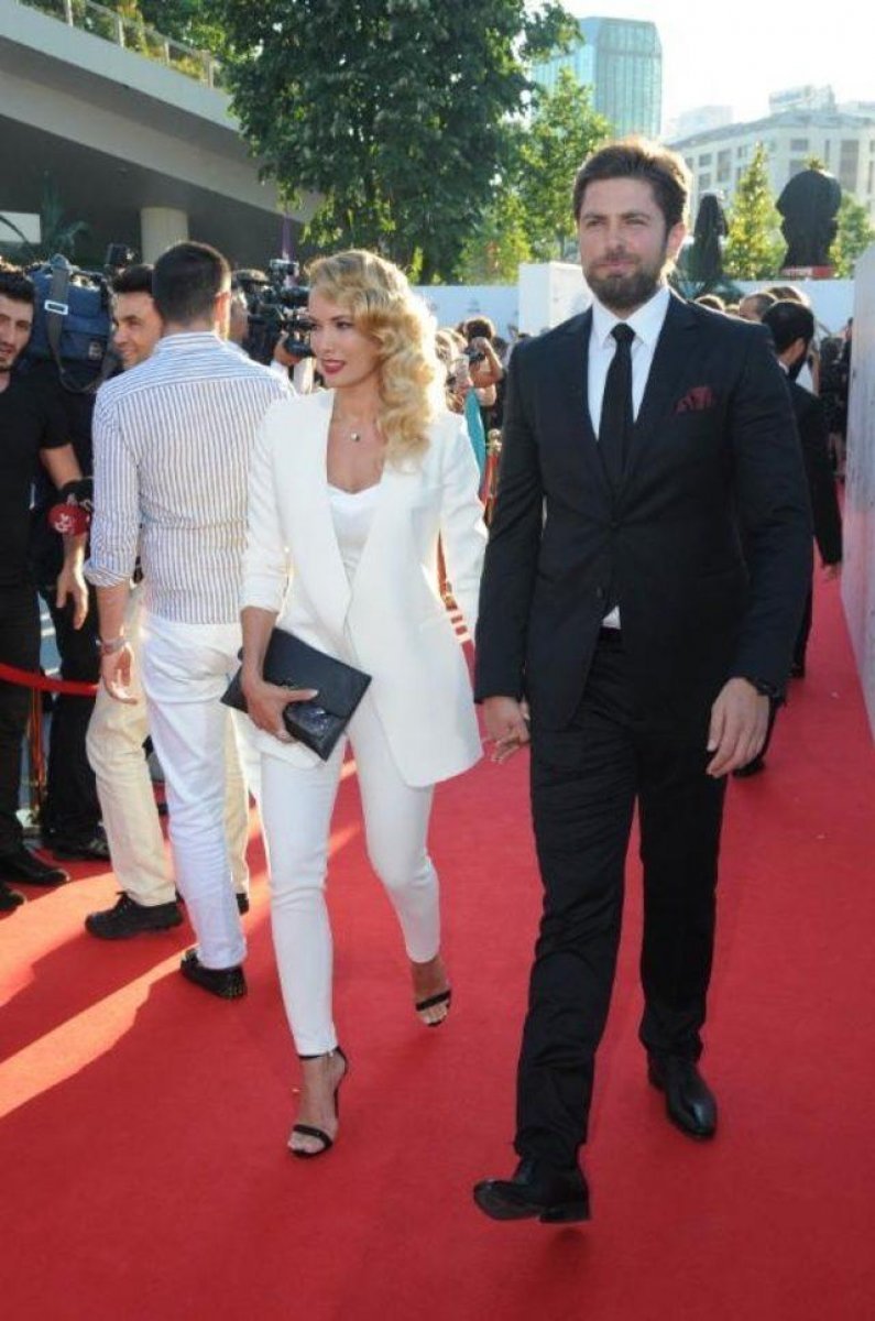 Arka Sokaklar Zeynep in doludizgin aşk yaşadığı eski sevgilisine bakın! Survivor da fırtına gibi esiyor #4