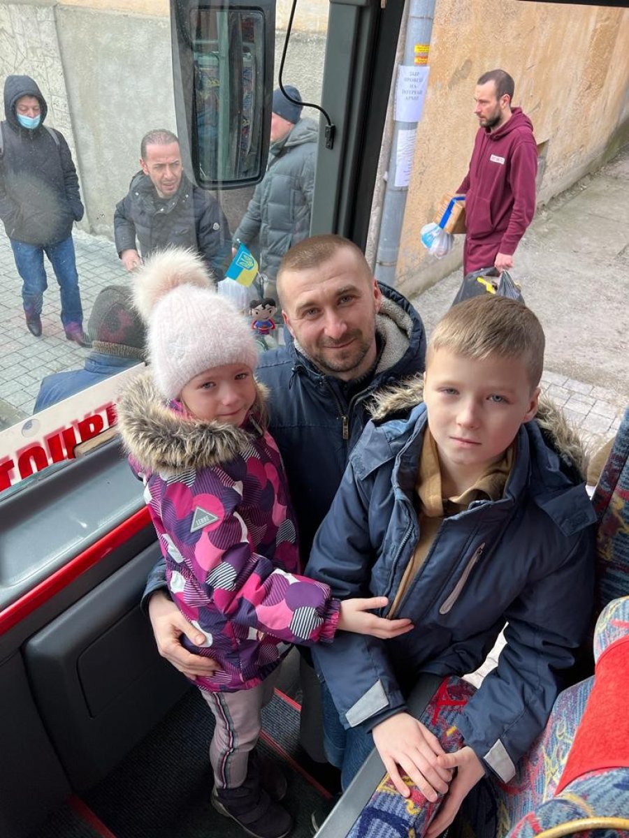 Ukrayna daki savaştan çocuklarıyla kaçan anne, yaşadıklarını anlattı #2
