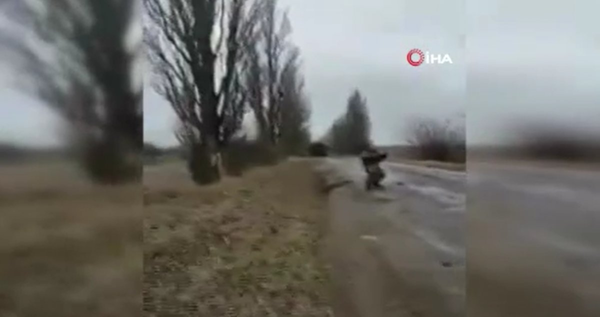Ukraynalılar, Rus zırhlı askeri aracı tuzağa çekip imha etti #3