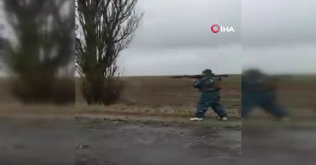 Ukraynalılar, Rus zırhlı askeri aracı tuzağa çekip imha etti #1