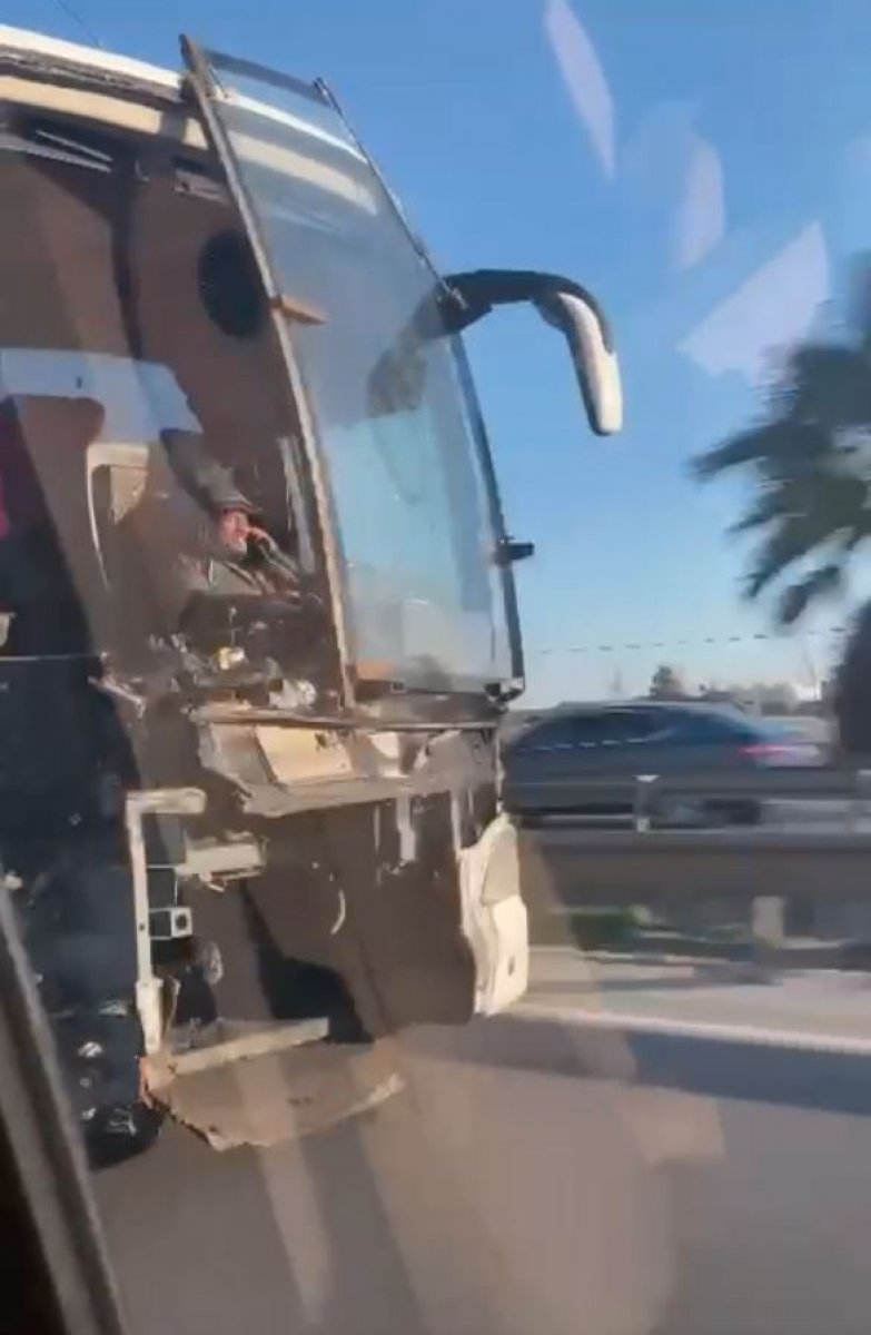 Antalya da kaza yaptığı otobüsle trafiğe çıktı #2