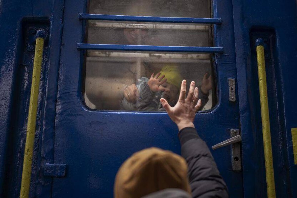 Binlerce Ukraynalı, Rusya nın saldırdığı Kiev den trenlerle kaçtı #18