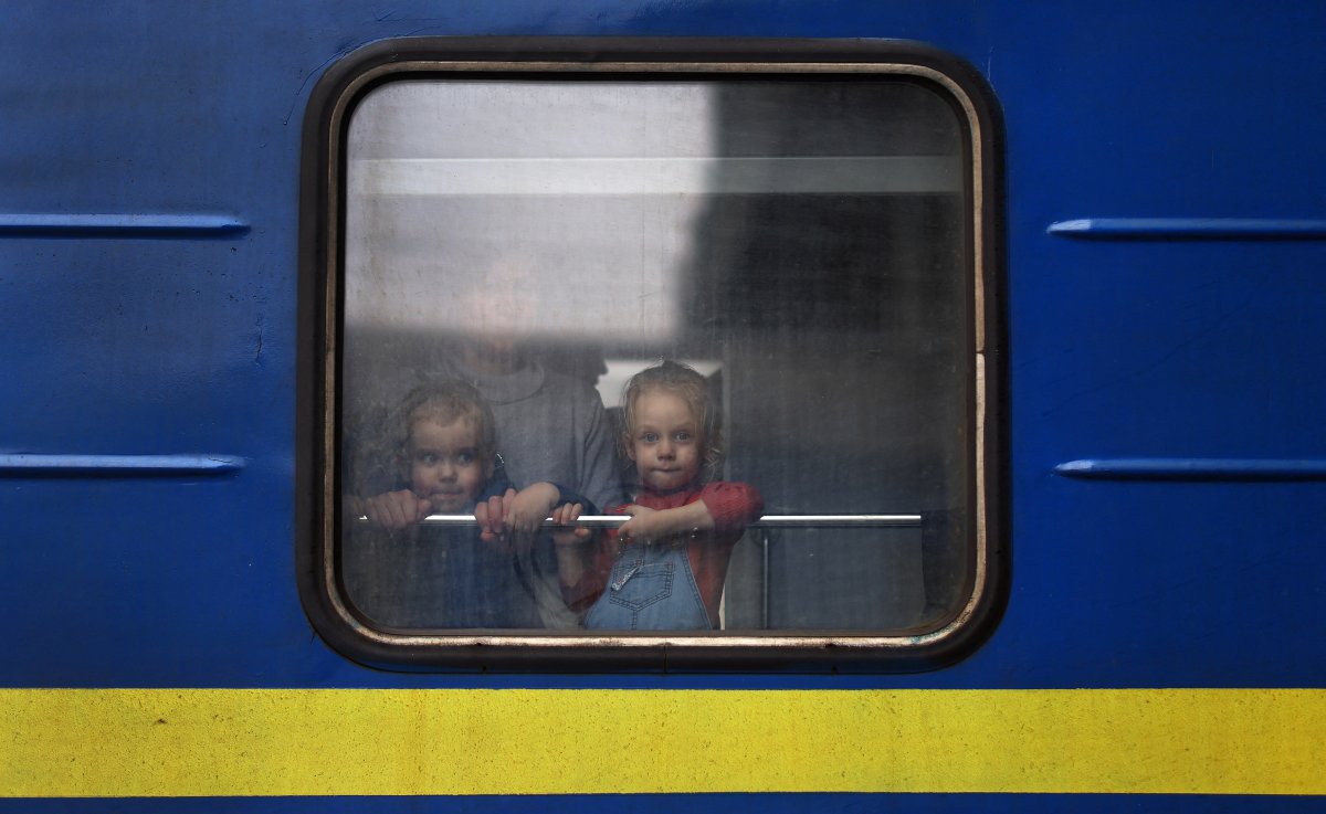 Binlerce Ukraynalı, Rusya nın saldırdığı Kiev den trenlerle kaçtı #7