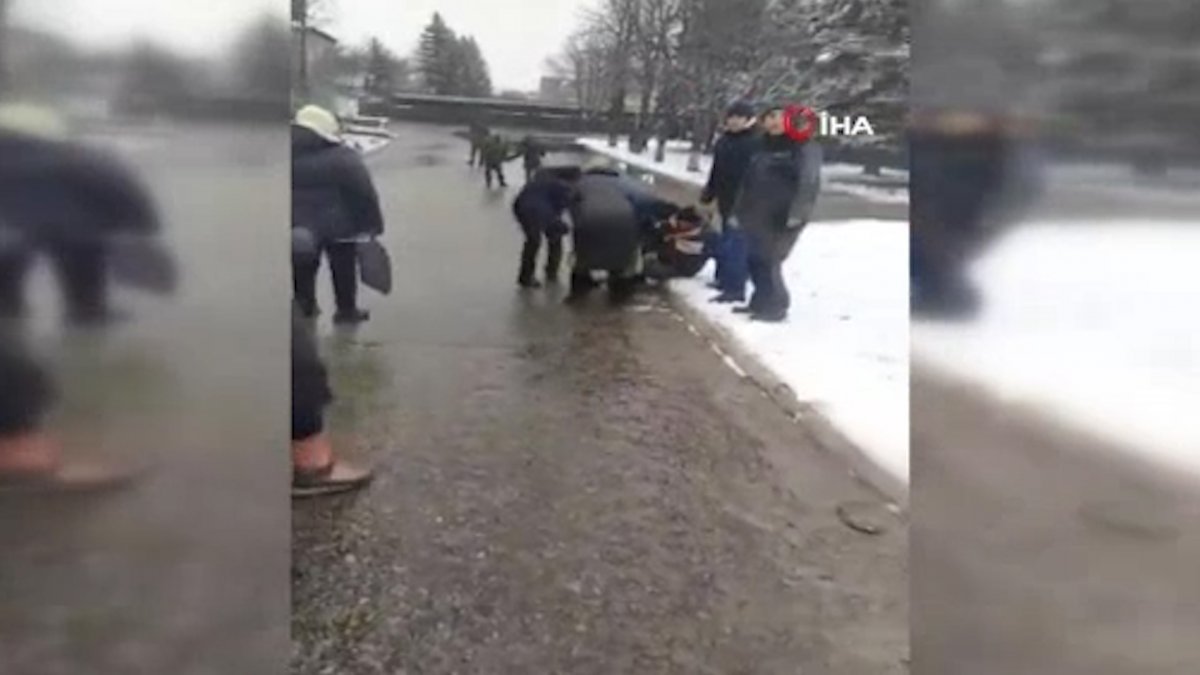 Luhanks Bölgesi nde Rus askerlerinden kendilerini protesto eden sivillere ateş  #2