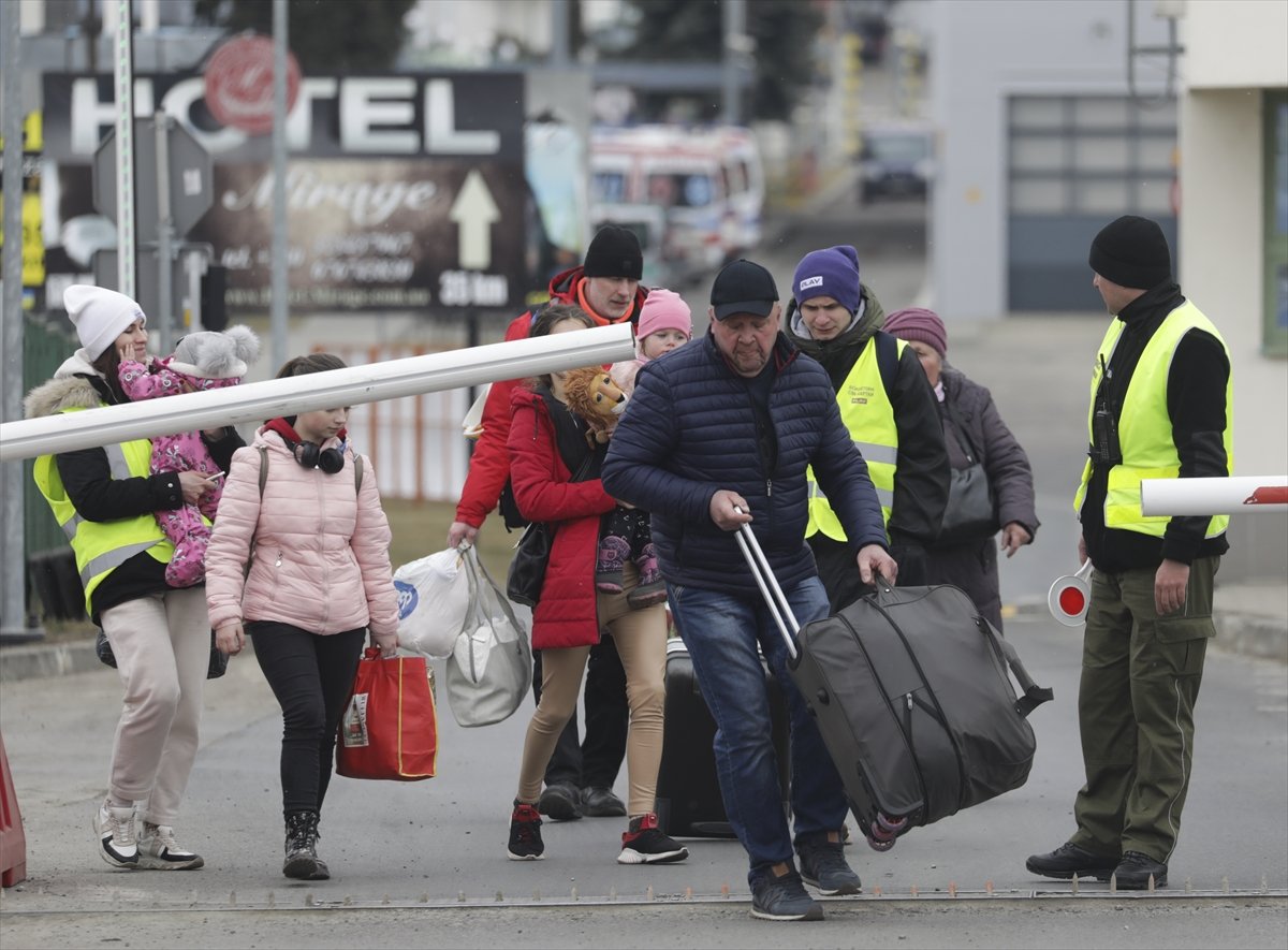 UN: 1 million 368 thousand 864 refugees crossed from Ukraine to neighboring countries #3