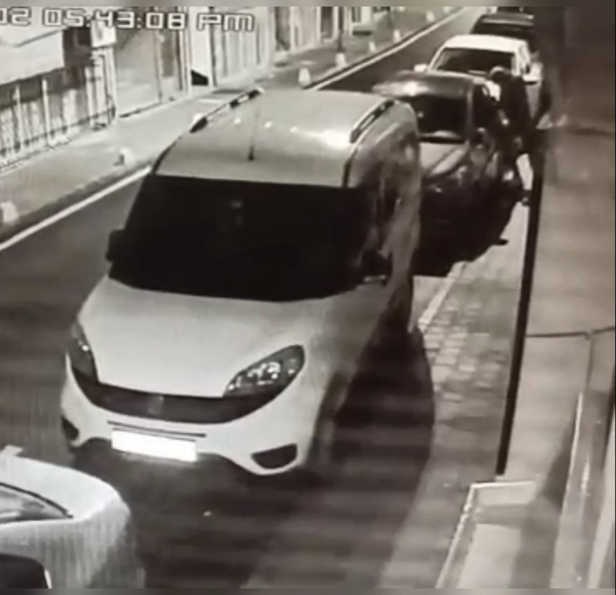 İstanbul’da 19 araç soyan hırsız yakalandı #4