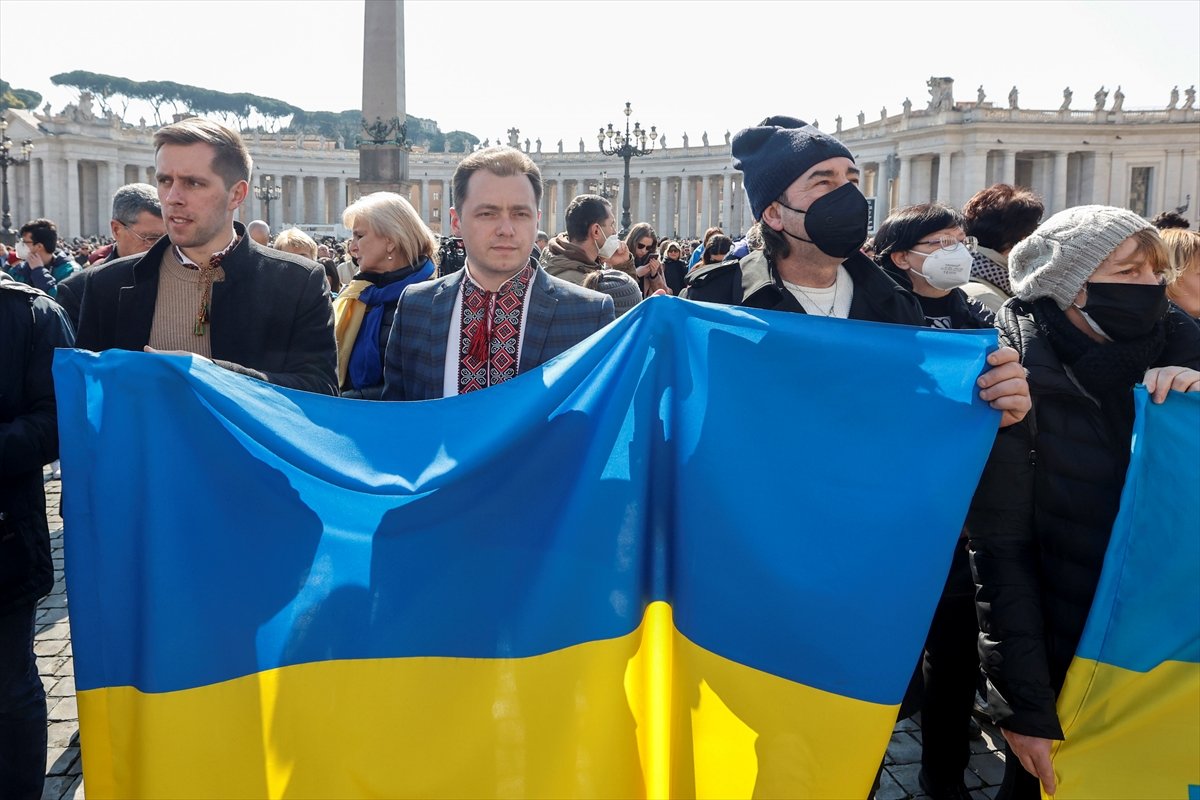 Papa Francis: Ukrayna ya yapılan askeri operasyon değil, savaş #1
