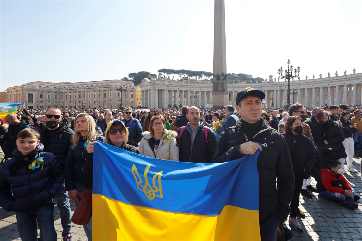 Papa Francis: Ukrayna ya yapılan askeri operasyon değil, savaş #3