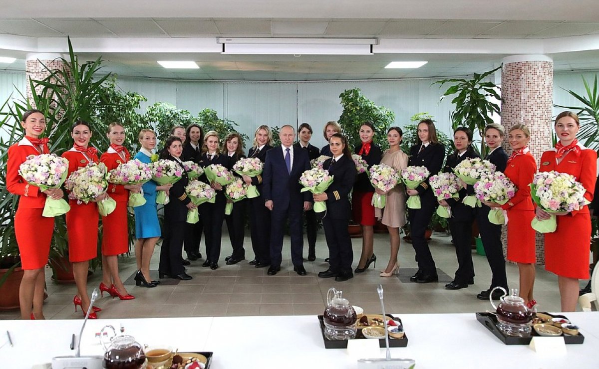 Vladimir Putin, Aeroflot eğitim merkezini ziyaret etti #8
