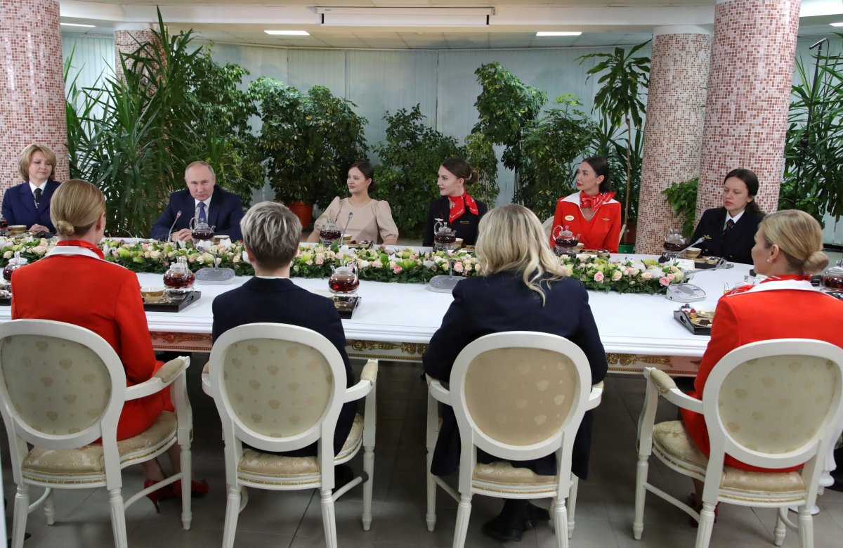 Vladimir Putin visited Aeroflot training center #6