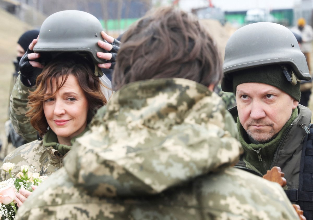 Ukraynalı iki asker, dünyaevine girdi #4