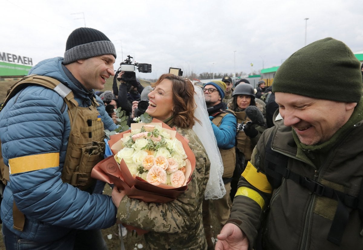 Ukraynalı iki asker, dünyaevine girdi #7