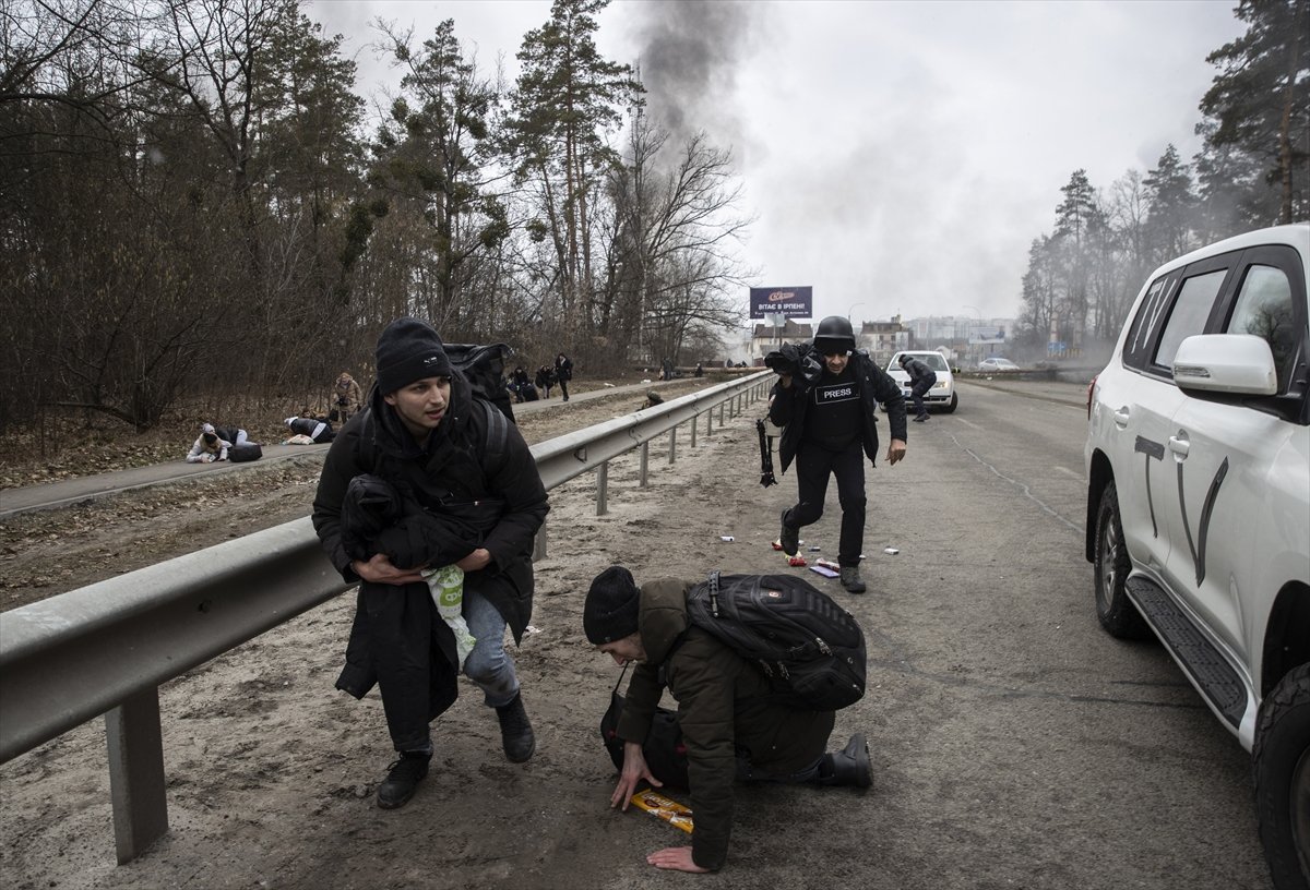 Ukrayna da çatışmaların arasından kaçmaya çalışan siviller #1