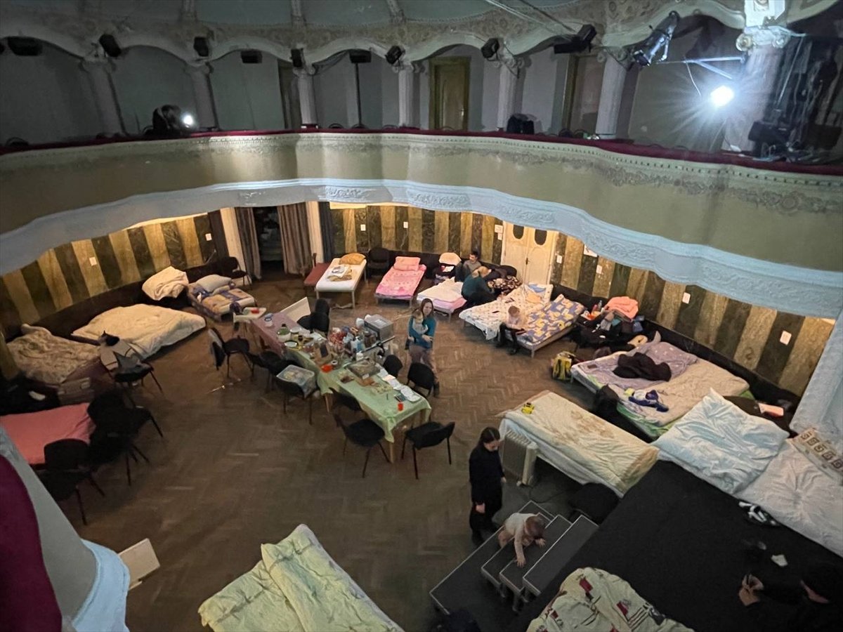 Lviv deki Les Kurbas Tiyatrosu sığınağa dönüştürüldü #2