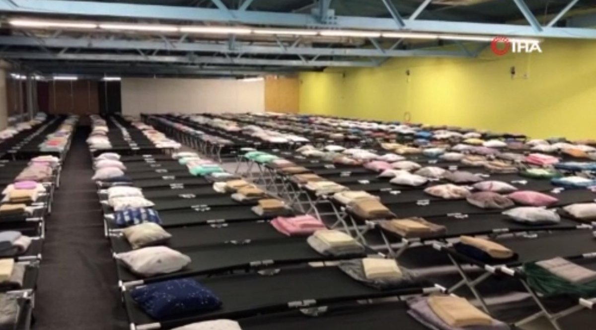 Polonya’da tren istasyonu mülteci merkezine dönüştürüldü #9