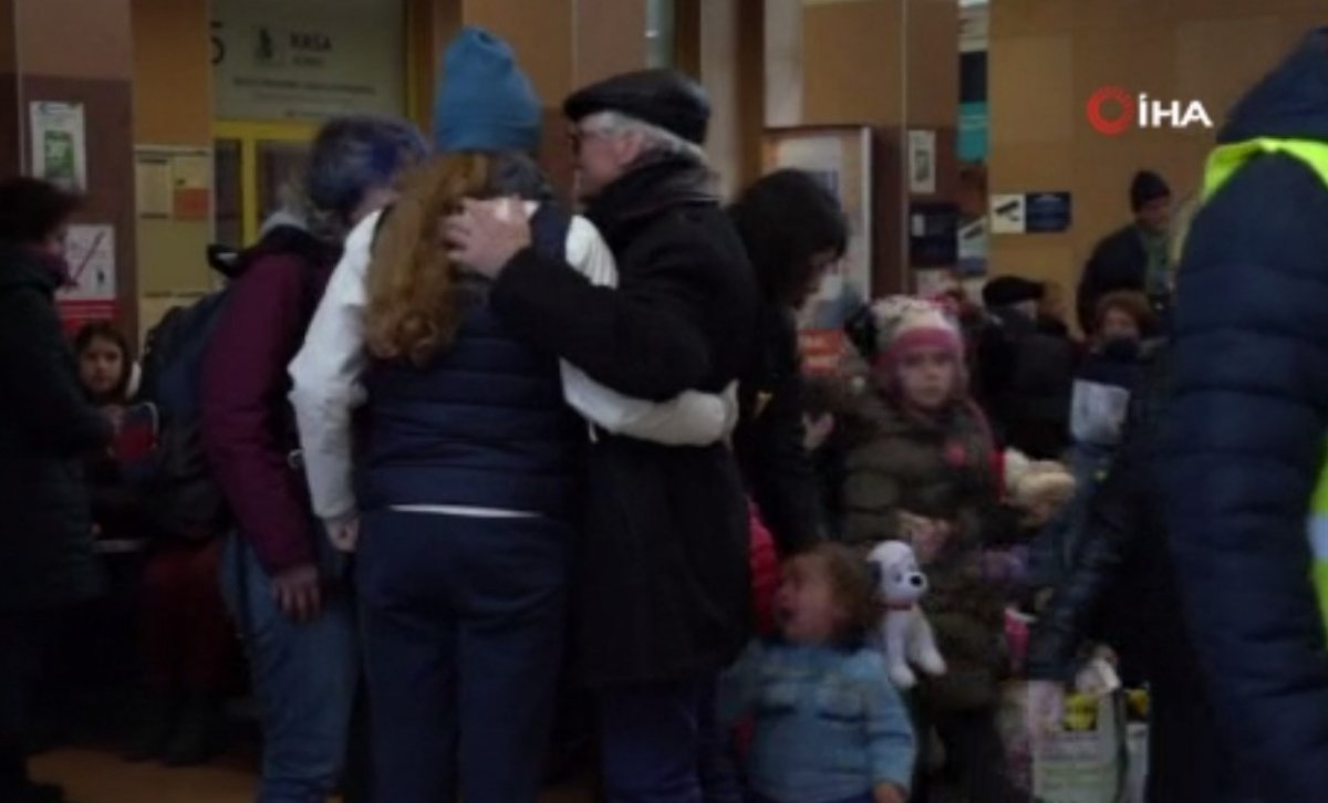 Polonya’da tren istasyonu mülteci merkezine dönüştürüldü #6