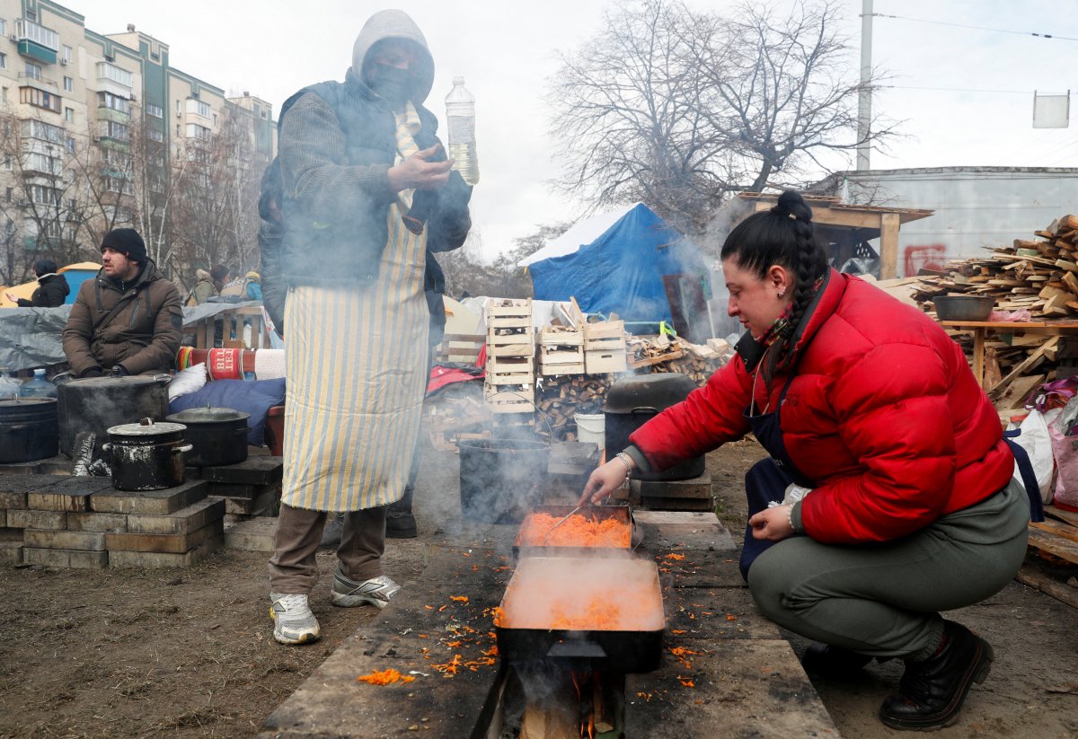 Ukrayna da sahra mutfağı kuruldu #3