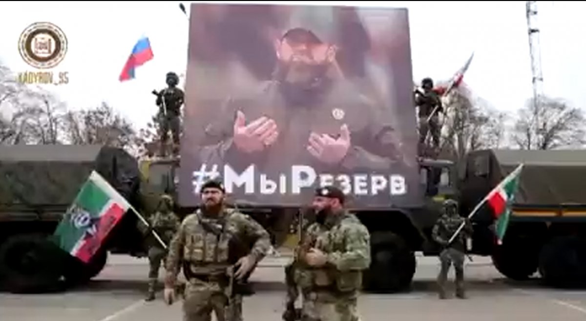 Kadirov un Çeçen askerlerinden Ukrayna ya karşı gövde gösterisi #1