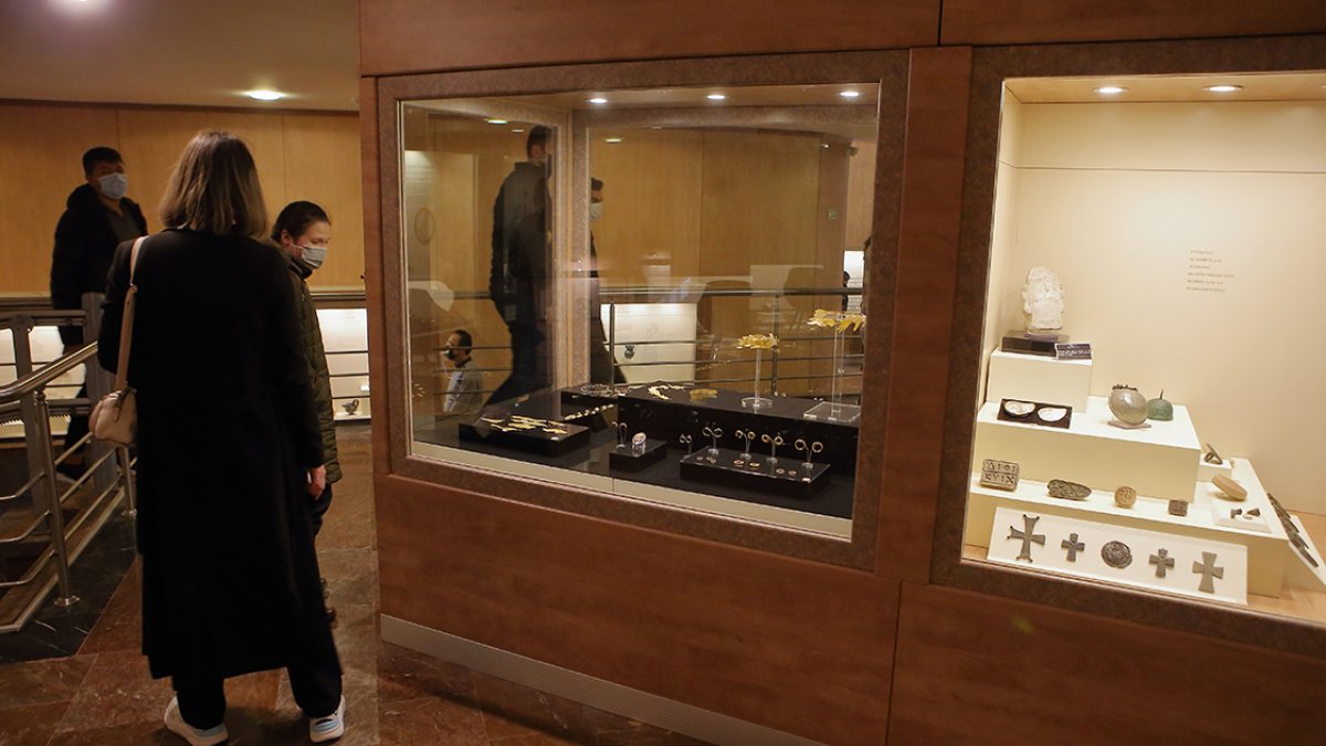 Vitrinleri yenilenen Çorum Müzesi, turizm sezonuna hazır #3