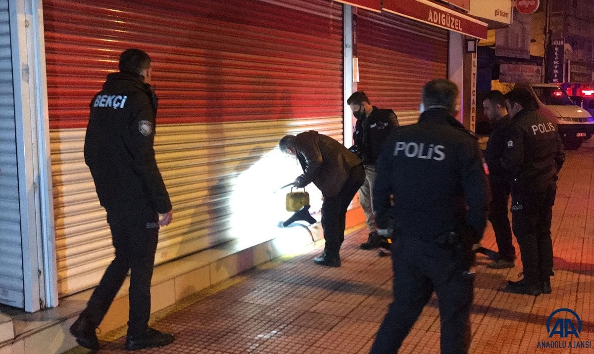 Adana daki bıçaklı kavga: biri ağır 4 yaralı #1