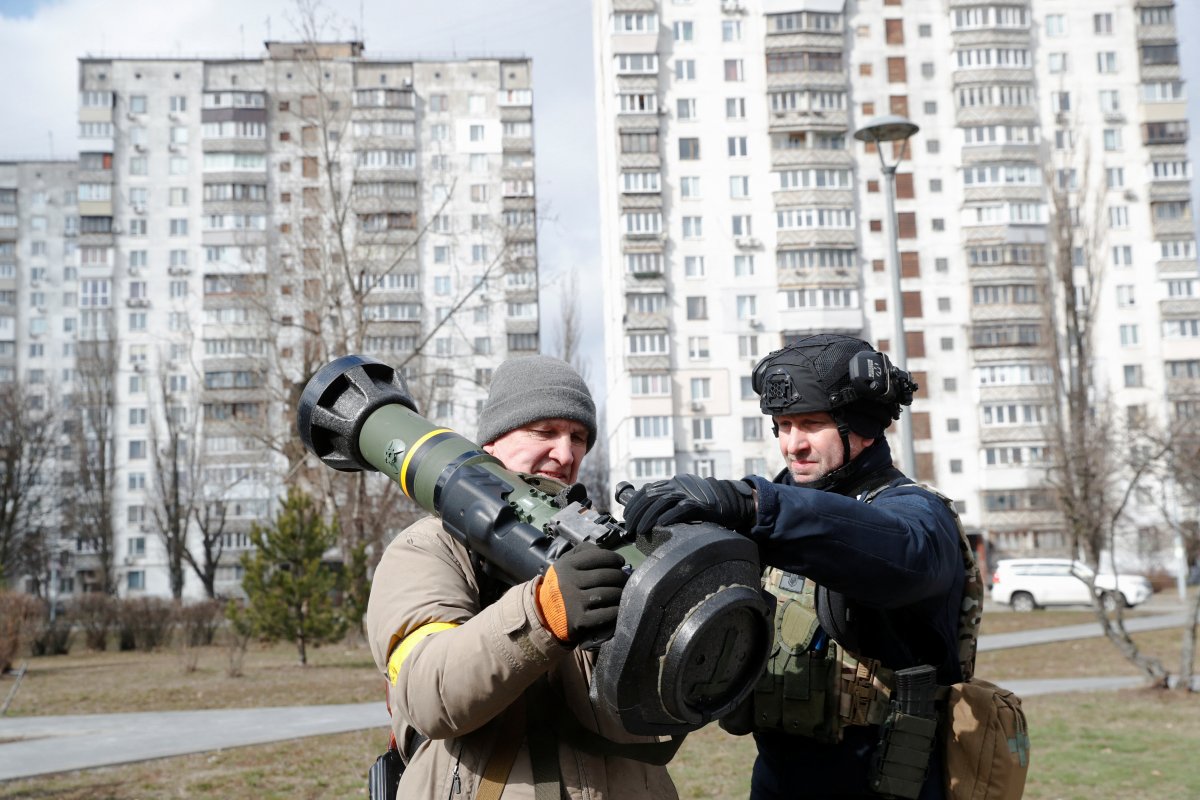 Frames from the weapons training of the Ukrainian people #2